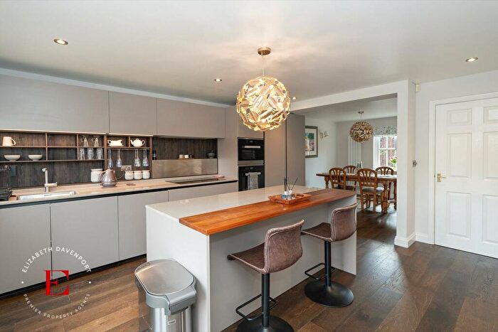 5 Bedroom Detached House For Sale In Fennyland Lane, Kenilworth, CV8