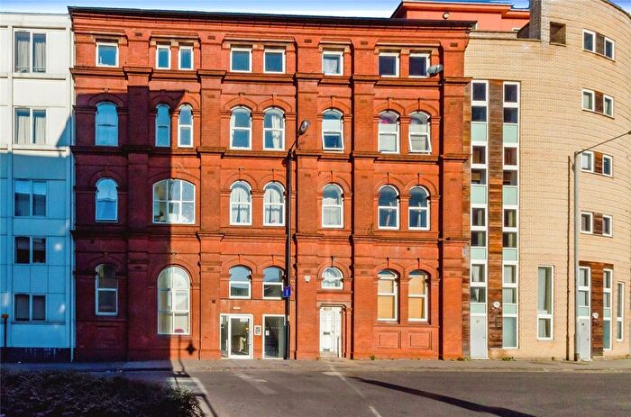 2 Bedroom Flat For Sale In Gallery Square, Walsall, West Midlands, WS2