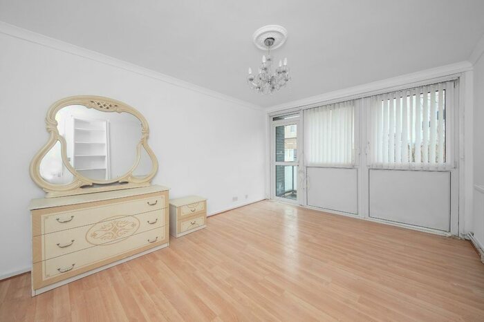 2 Bedroom Flat To Rent In Comber Grove, Camberwell, SE5