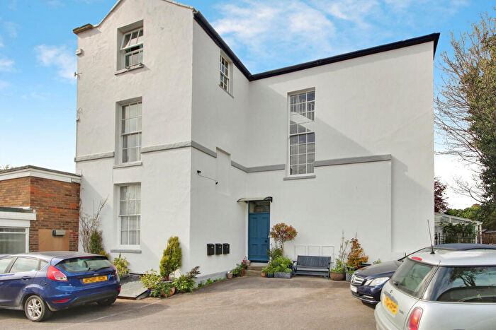 2 Bedroom Flat For Sale In Great Western Road, City Centre, Gloucester, GL1