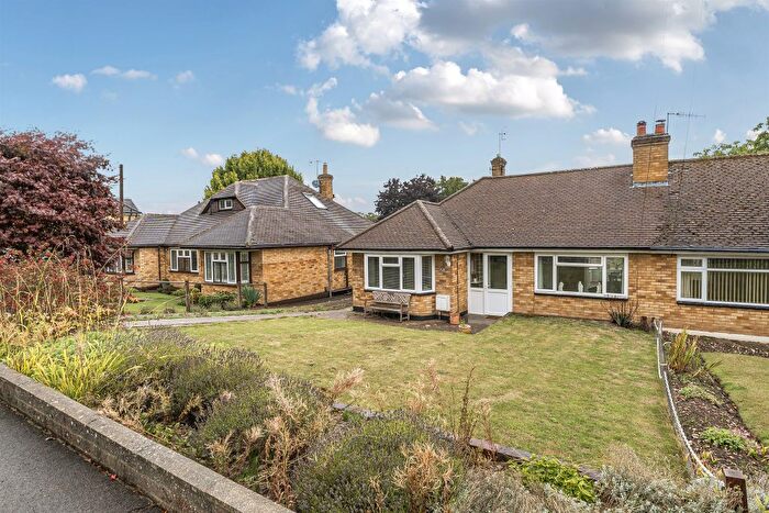2 Bedroom Semi-detached Bungalow For Sale In Covert Road, Northchurch, Berkhamsted, HP4