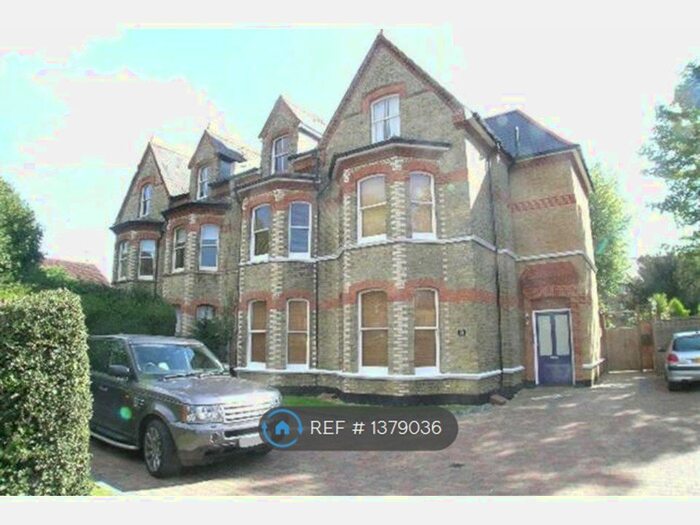 1 Bedroom Flat To Rent In Surbiton Hill Park, Surbiton, KT5