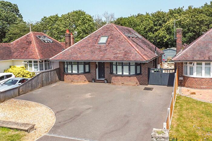 4 Bedroom Detached Bungalow For Sale In Testwood Lane, Totton, SO40