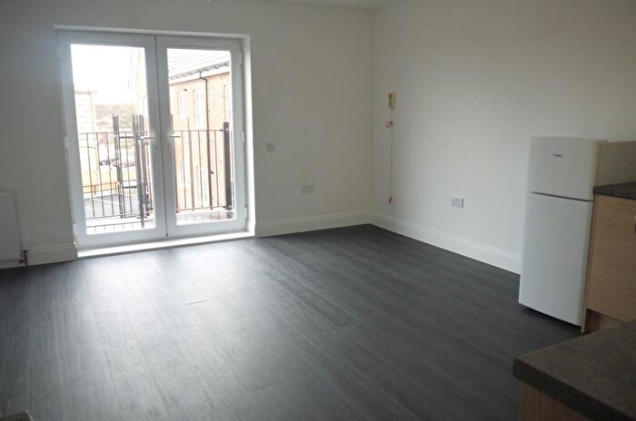 2 Bedroom Flat To Rent In Defoe Parade, Chadwell St Mary, RM16