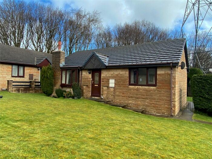 3 Bedroom Bungalow To Rent In The Crest, Bradley, Huddersfield, West Yorkshire, HD2