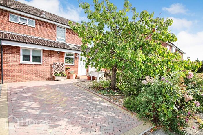 4 Bedroom Terraced House For Sale In Cotswold Close, Melksham, Wiltshire, SN12
