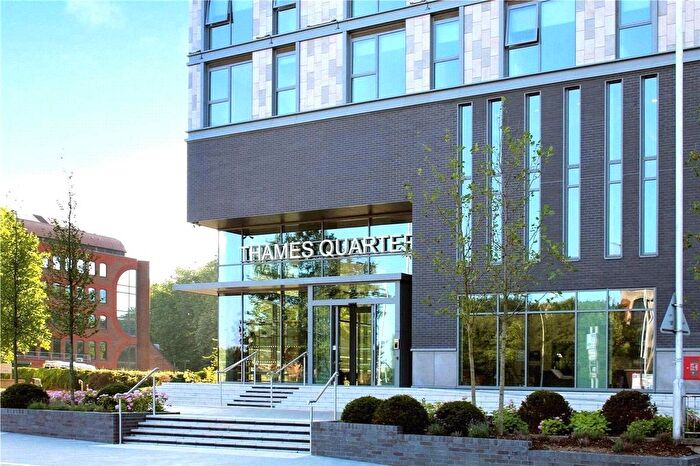 2 Bedroom Flat To Rent In Napier Road, Reading, Berkshire, RG1