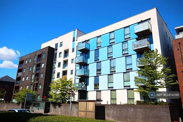 2 Bedroom Flat To Rent In Homesdale Road, Bromley, BR2