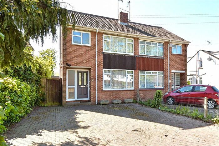 3 Bedroom Semi Detached House For Sale In City Way, Rochester, Kent, ME1