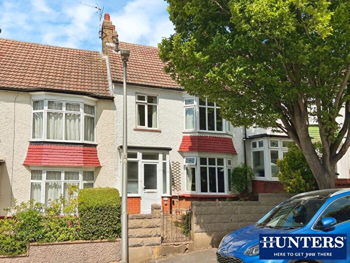 3 Bedroom Terraced House For Sale In Hillcrest Road, Chatham, ME4