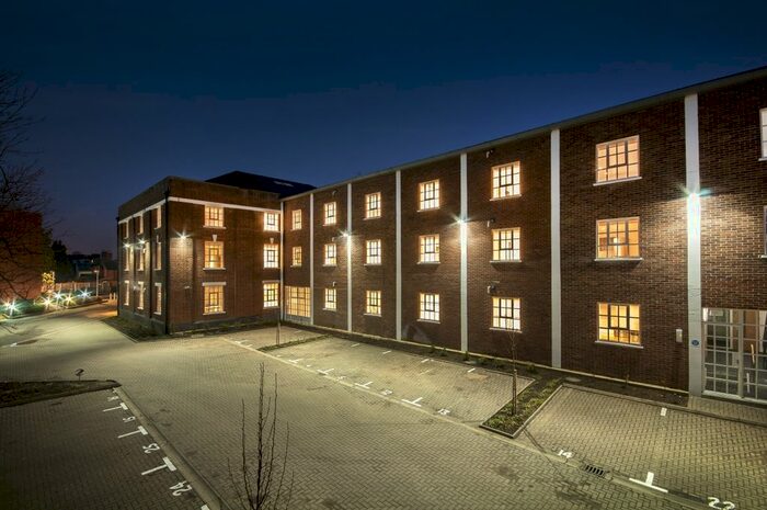 2 Bedroom Flat To Rent In Mill Street, City Centre, OX2