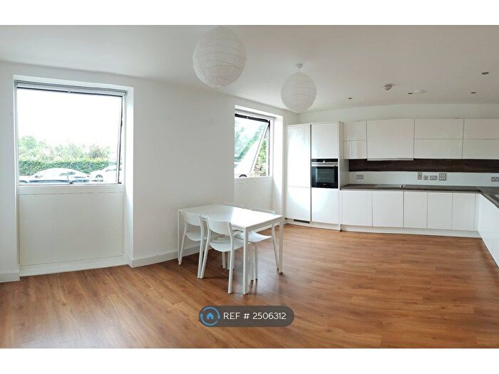 3 Bedroom Maisonette To Rent In Park View Mansions, London, E20
