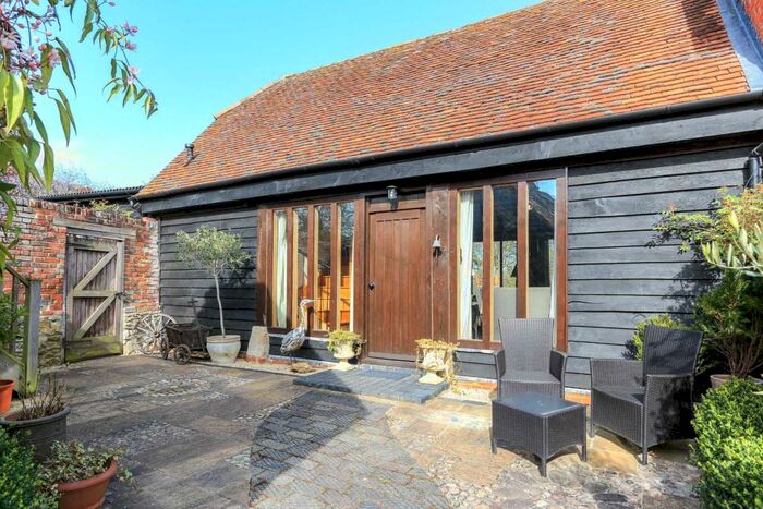 2 Bedroom Barn Conversion To Rent In High Street, Long Wittenham, OX14