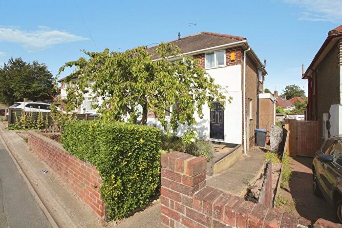 3 Bedroom Semi-Detached House For Sale In Boughton Road, Rugby, CV21