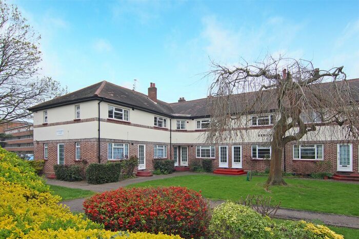 2 Bedroom Flat To Rent In Hampton Road, Twickenham, TW2