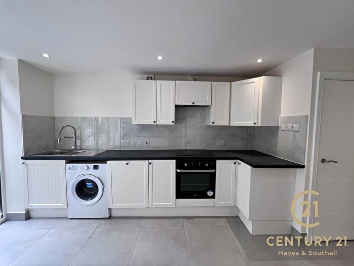 2 Bedroom End Of Terrace House To Rent In Wilstone Close, UB4