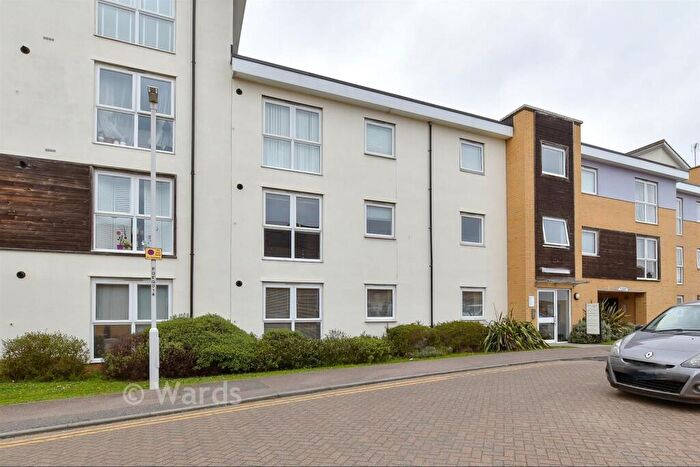 2 Bedroom Flat For Sale In Olympia Way, Whitstable, Kent, CT5