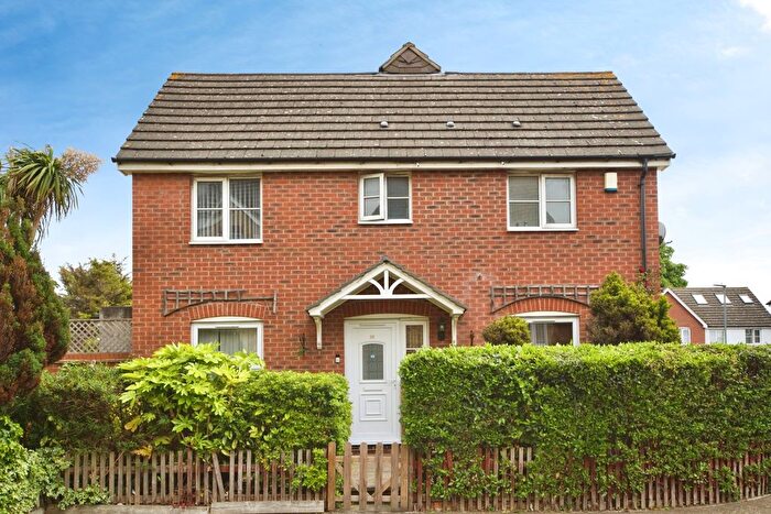 3 Bedroom End Of Terrace House For Sale In Stocker Gardens, Dagenham, Essex, RM9