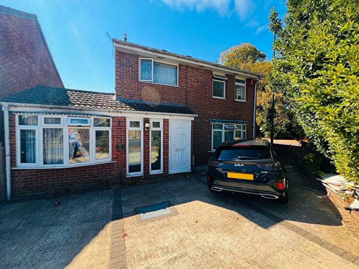 5 Bedroom Detached House To Rent In The Grooms, Crawley, RH10