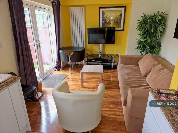 4 Bedroom Terraced House To Rent In Mountway Close, Welwyn Garden City, AL7