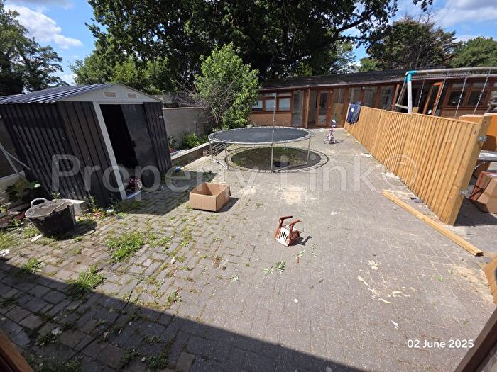 4 Bedroom Property To Rent In Park Road, Ilford, IG1