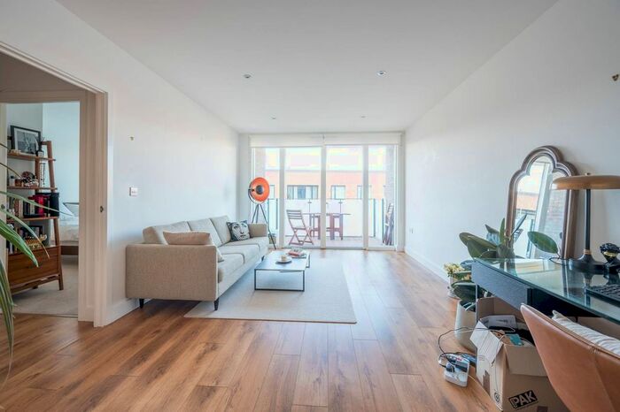 1 Bedroom Flat To Rent In Hebden Street, Haggerston, London, E2