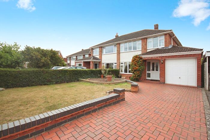 3 Bedroom Semi-Detached House For Sale In Leighton Close, Leamington Spa, Warwickshire, CV32