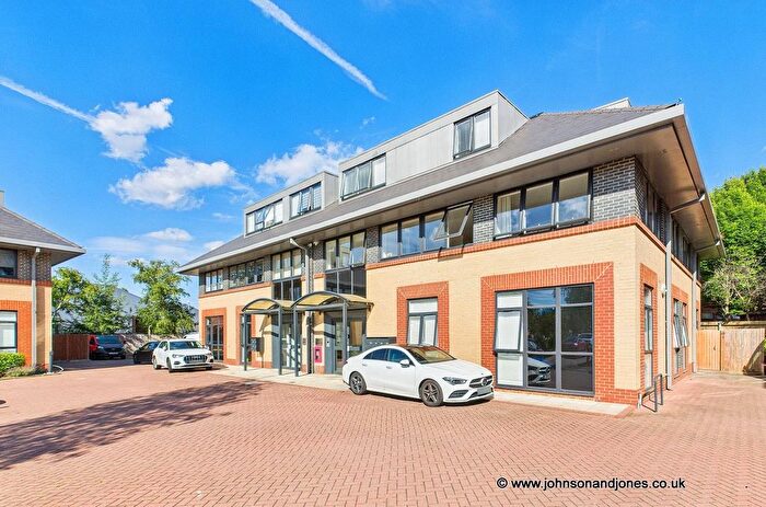 2 Bedroom Flat For Sale In River Court, Sheerwater, GU21