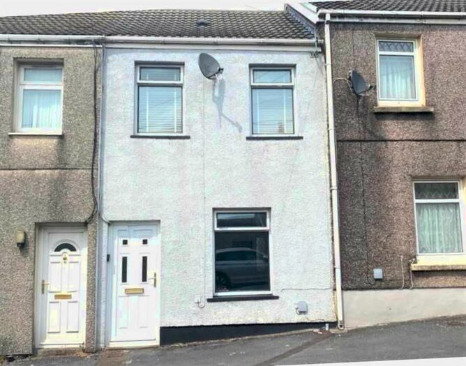 3 Bedroom Terraced House To Rent In High Street, Tumble, Llanelli, SA14