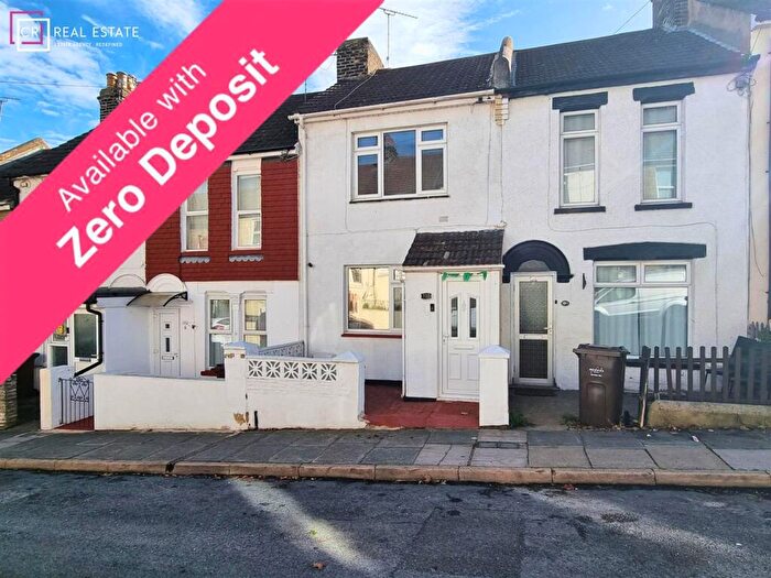 2 Bedroom House To Rent In Gordon Road, Chatham, ME4