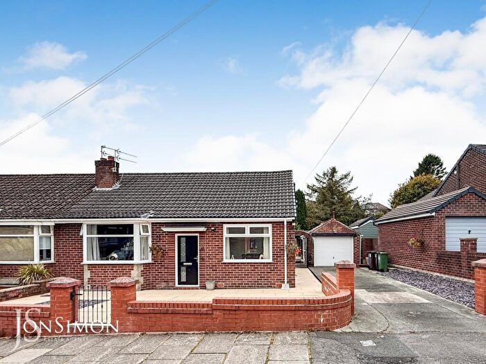 2 Bedroom Bungalow For Sale In Kendal Road West, Ramsbottom, Bury, BL0