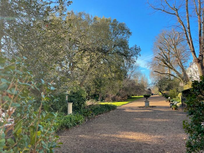 1 Bedroom Flat To Rent In Kensington Park Road, Notting Hill, W11