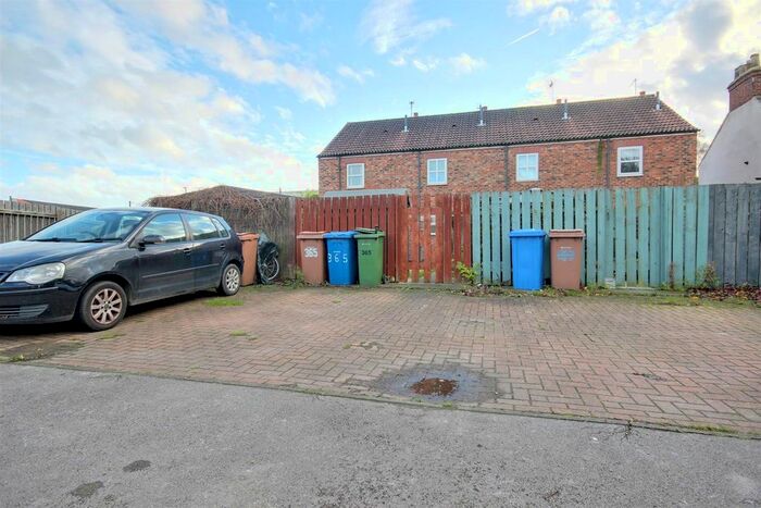 2 Bedroom Property To Rent In Grovehill Road, Beverley, HU17