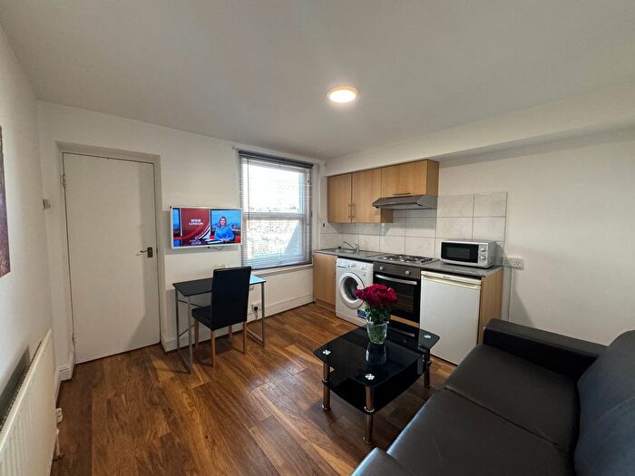 1 Bedroom Flat To Rent In Hogarth Road, London, SW5