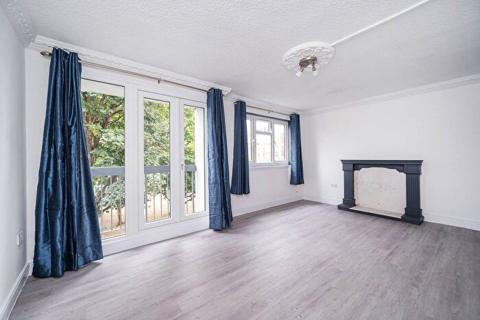 3 Bedroom Maisonette To Rent In Gilpin Road, Clapton, London, E5