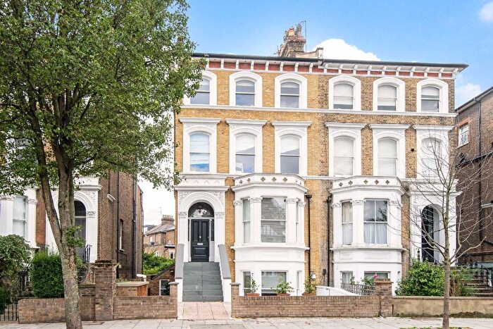 2 Bedroom Flat For Sale In St. Quintin Avenue, North Kensington, W10