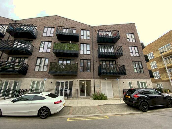 1 Bedroom Apartment To Rent In Corys Road, Rochester, Kent, ME1