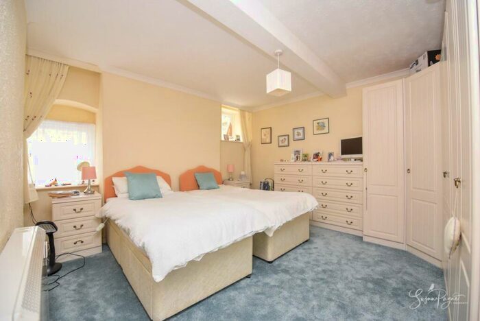 1 Bedroom Apartment For Sale In Spencer Road, Ryde, PO33