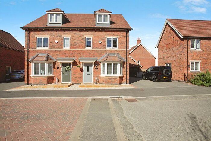3 Bedroom Semi-Detached House For Sale In William Eccles Close, Houlton, Rugby, CV23