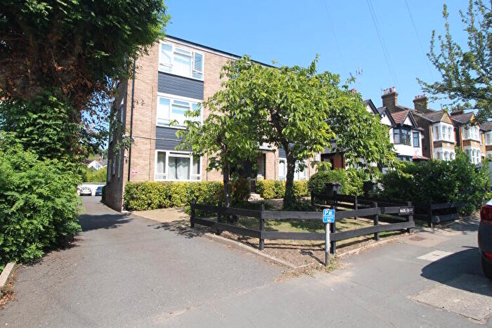 1 Bedroom Flat To Rent In Hazel Court, Church Hill, Loughton, IG10