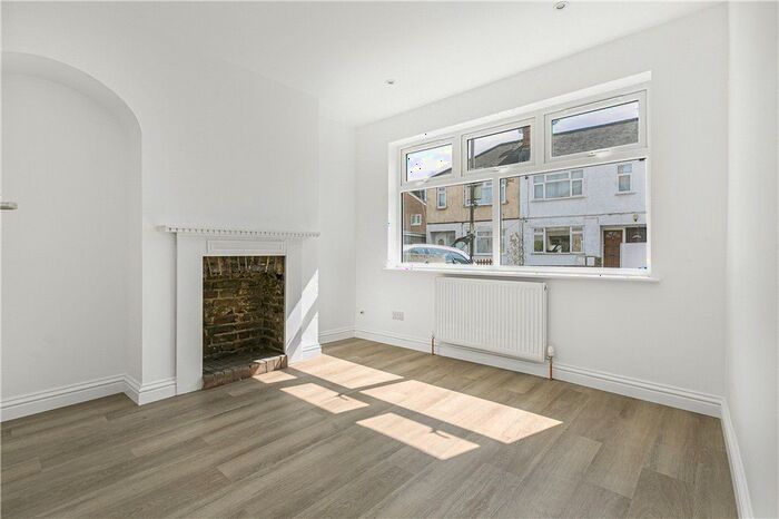 2 Bedroom Maisonette To Rent In Walnut Tree Avenue, Mitcham, CR4