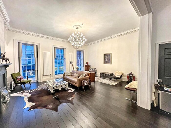 1 Bedroom Apartment For Sale In Milsom Street, Bath, BA1