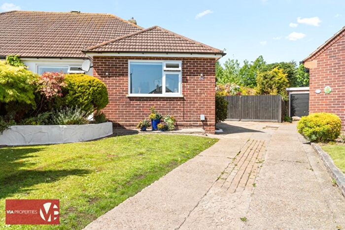 2 Bedroom Bungalow For Sale In Montayne Road, Cheshunt, EN8