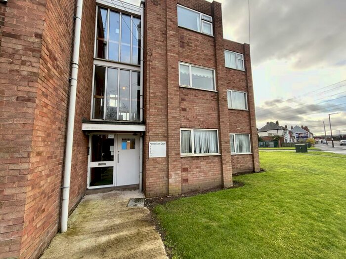 2 Bedroom Flat To Rent In Middleton Court, Oldbury, B68