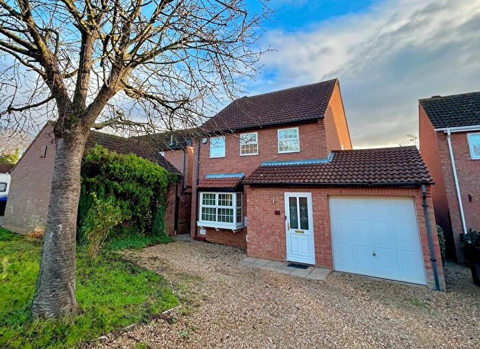 4 Bedroom House To Rent In Heelands, MK13