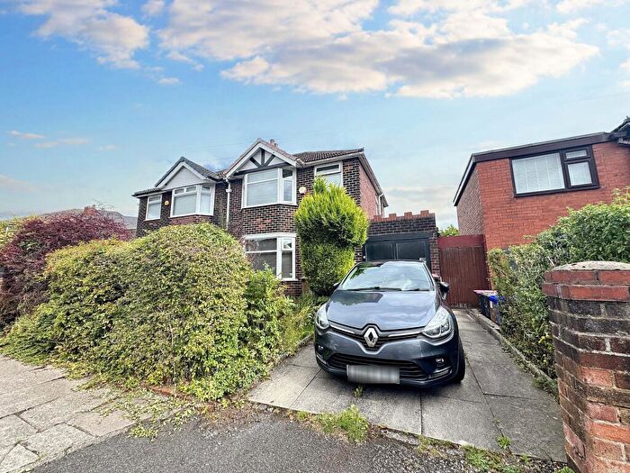 3 Bedroom Semi-Detached House For Sale In Burton Grove, Worsley, M28