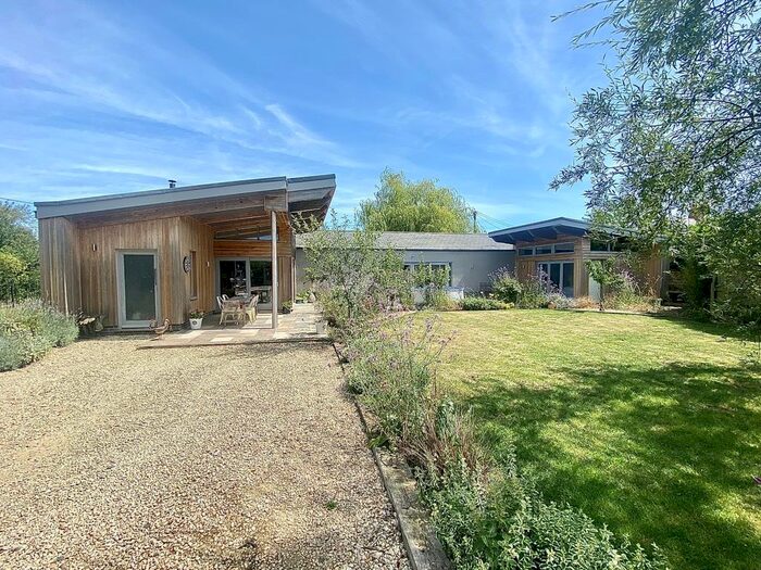 4 Bedroom Bungalow For Sale In Cary Fitzpaine, BA22