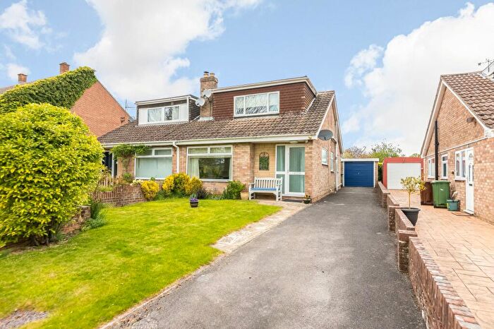 2 Bedroom Property For Sale In Crafts End, Chilton, OX11