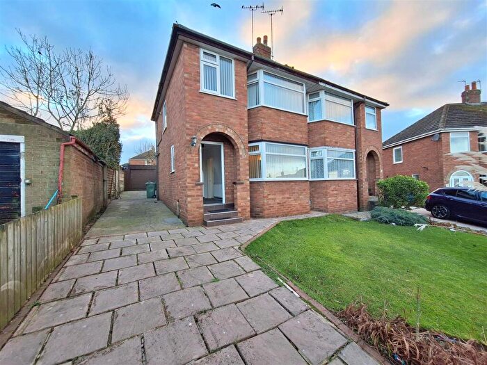 3 Bedroom Semi Detached House For Sale In Sefton Avenue, Poulton-Le-Fylde, FY6