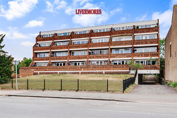 2 Bedroom Flat For Sale In Sharnbrooke Close, Welling, DA16